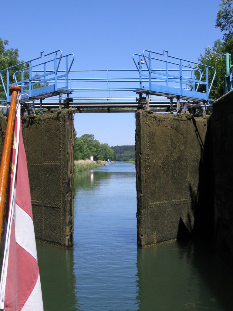 Lock engineering River Marne