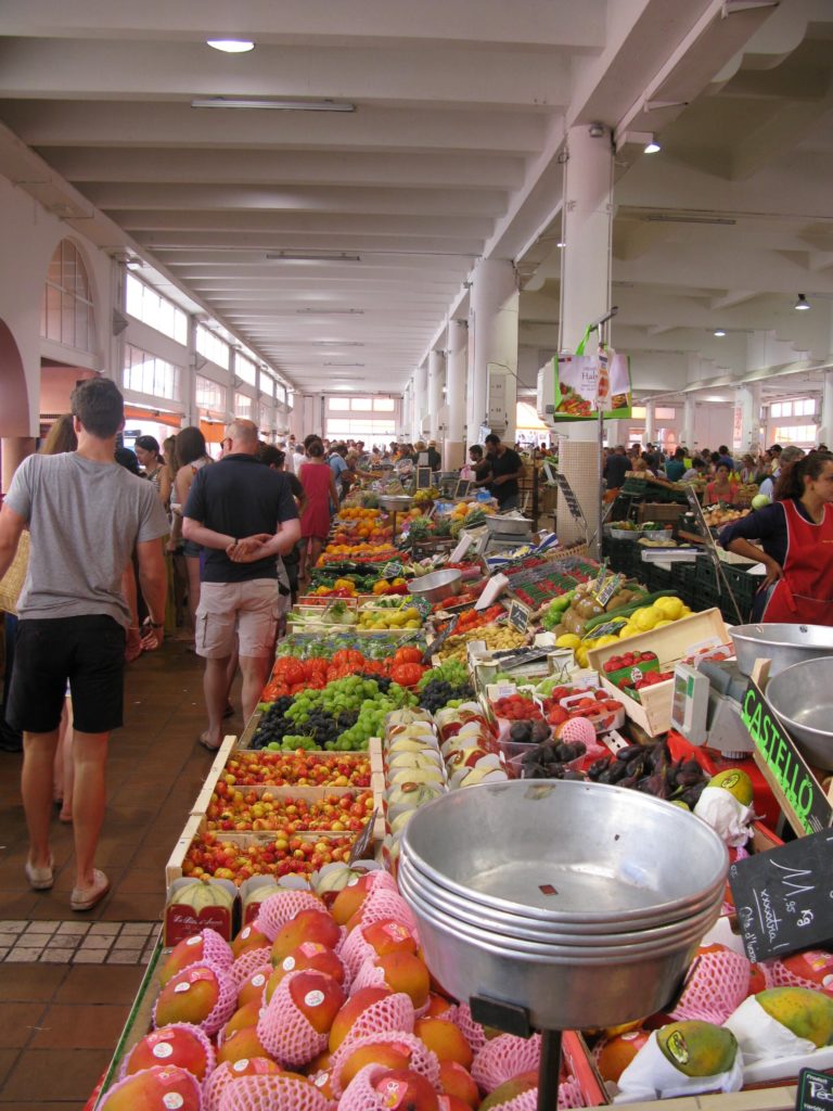 Cannes marked grøntsager