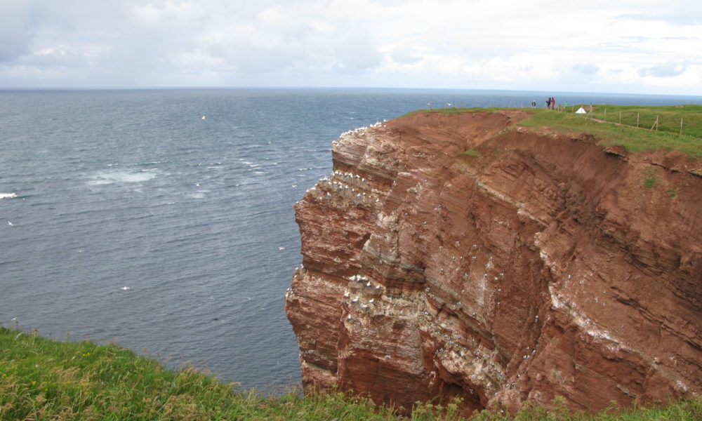 The wind howls. The rain splashes. We take an extra day at Helgoland