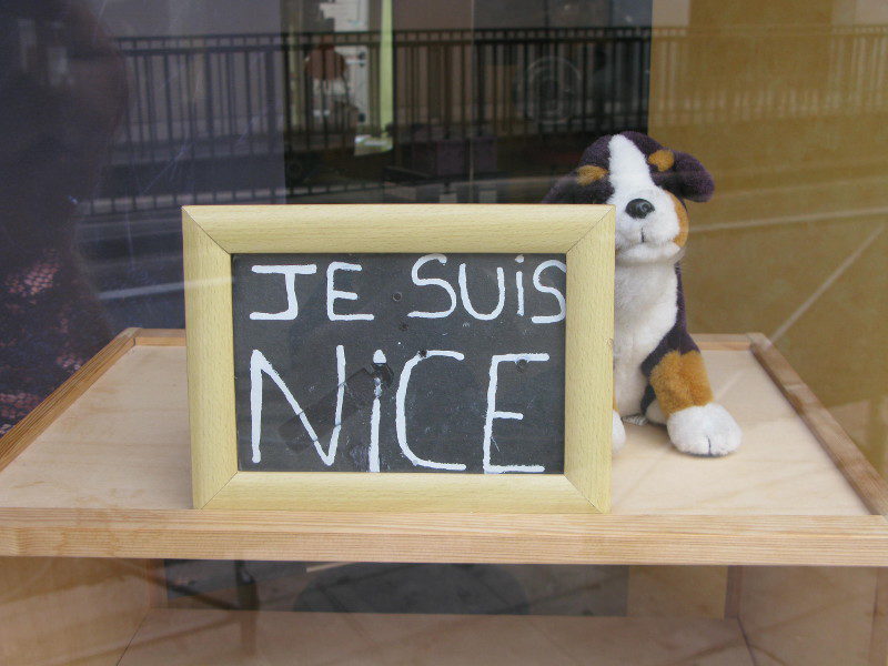 In the shadow of terror: Nice is fascinating – “Je suis Nice”